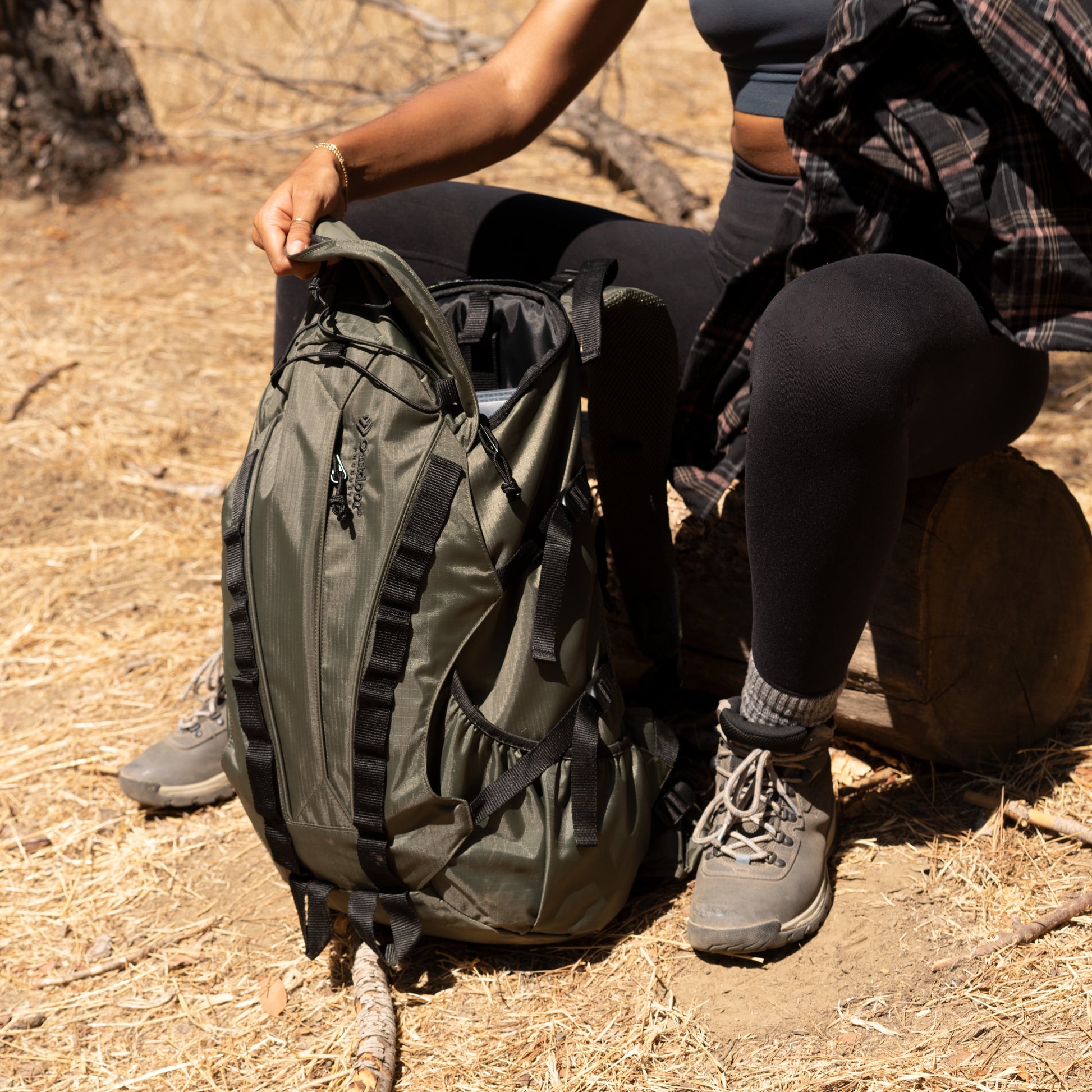 Outdoor Products Big Sur 28 L Hydration Backpack, with 1 3-Liter Reservoir, Internal Frame, Green